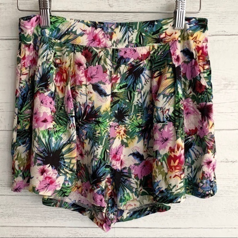 Seek the Label Tropical Botanical Floral Shorts